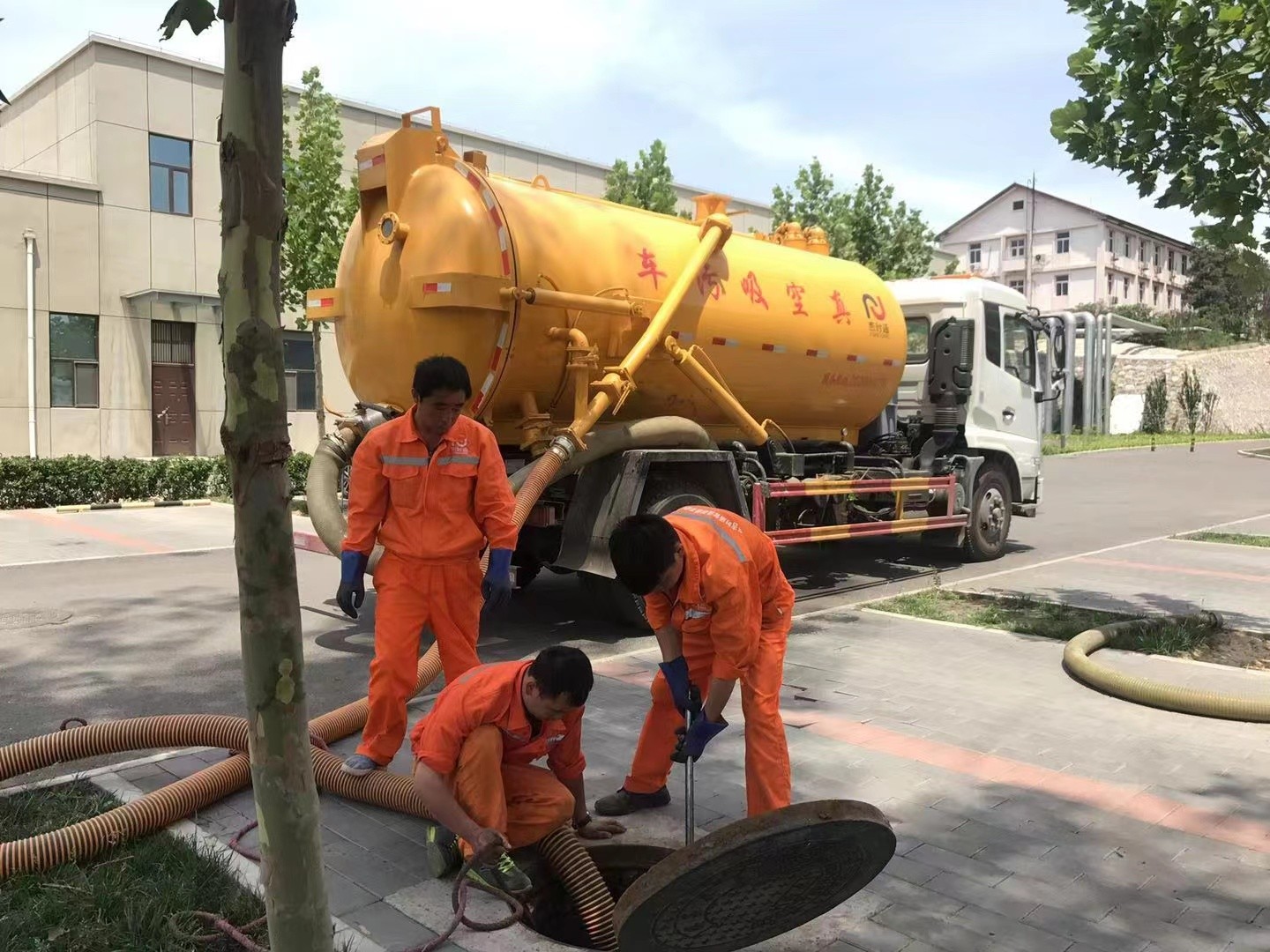 尧都化粪池清理与5-8吨吸粪车施工效率分析